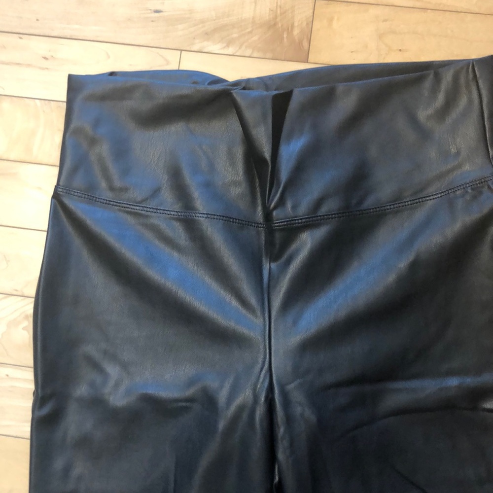 Faux Leather High Waisted Leggings - Picture 3 of 5